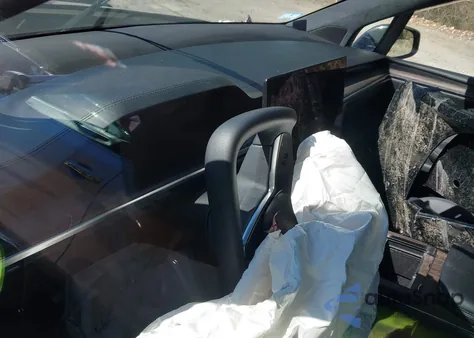 2023 Tesla Model X Dual Motor All-Wheel Drive/Standard Range из США, поврежденный, VIN 7SAXCBE53PF381282